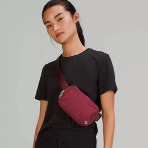 Lululemon everywhere belt bag